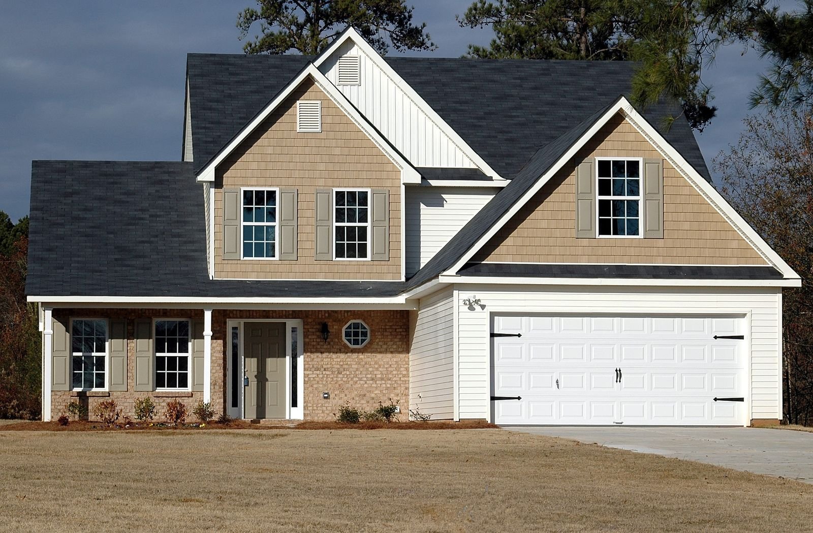 Neighborhood home exterior near Gresham Butte, Gresham, OR, in our mold removal service area